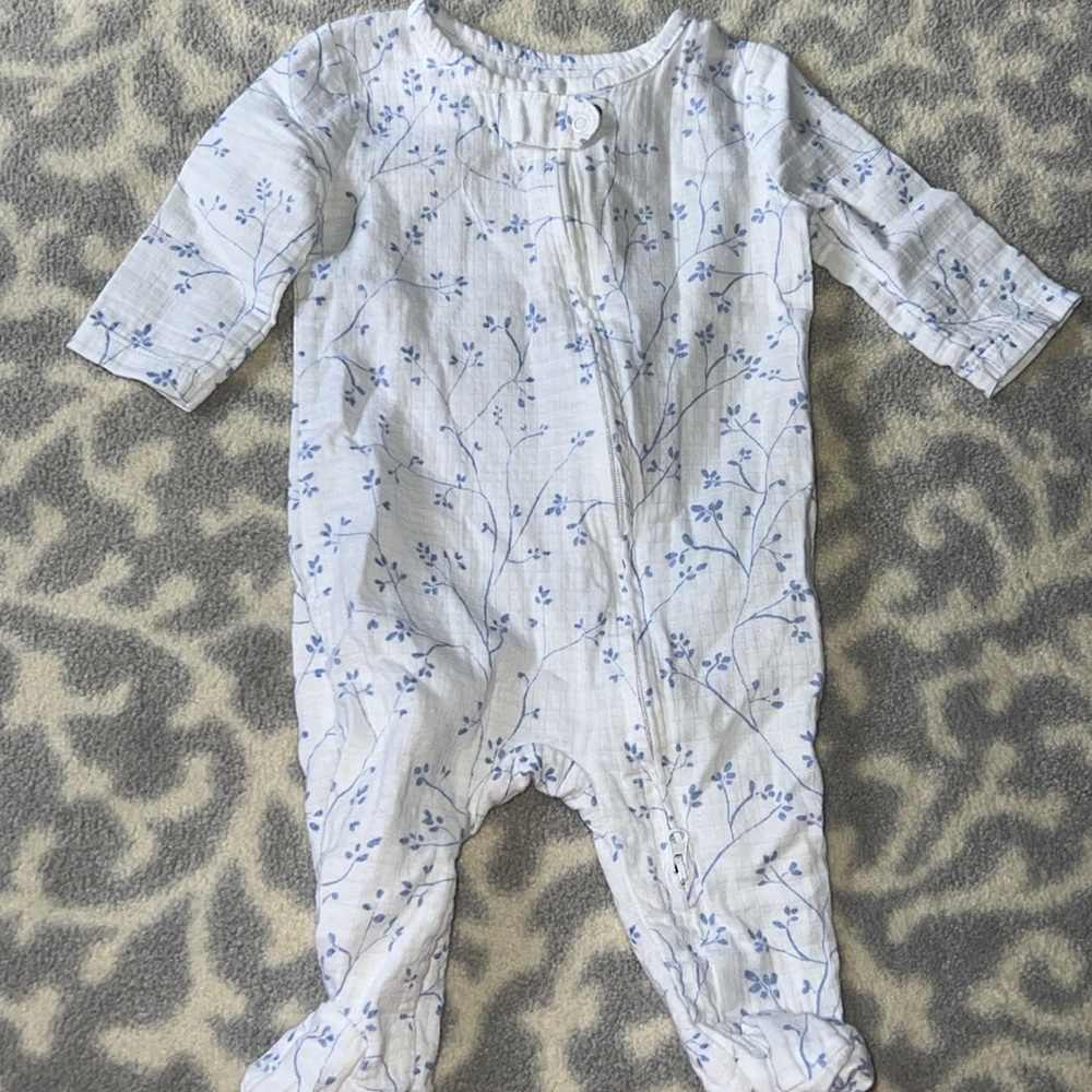 🩷RL/Burts/Roller Rabbit/Aden🩷 EUC Baby Girl 9 piece Onesie Set! 0-3m. - Picture 4 of 17